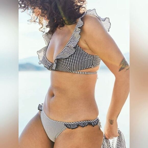 Aerie Seersucker Ruffle Scoop Bikini Swimsuit Set Women Medium Black White NWT - Picture 1 of 8
